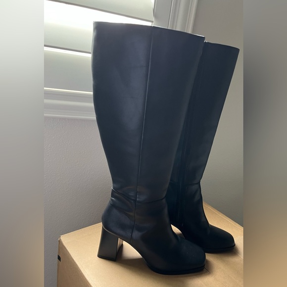 Mark & Spencer Knee-high Boots, size 7 - Picture 2 of 9